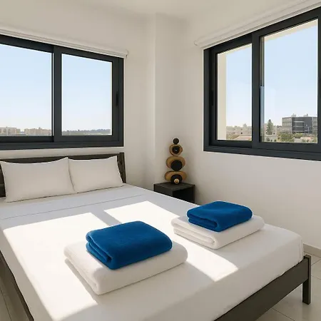 Bright Stylish Flat With Balcony & Shared Pool Scala