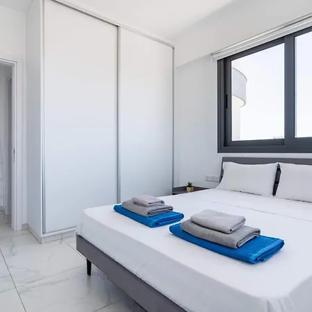 Bright Stylish Flat With Balcony & Shared Pool