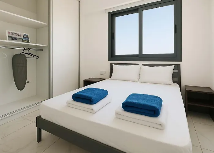 Bright Stylish Flat With Balcony & Shared Pool Scala